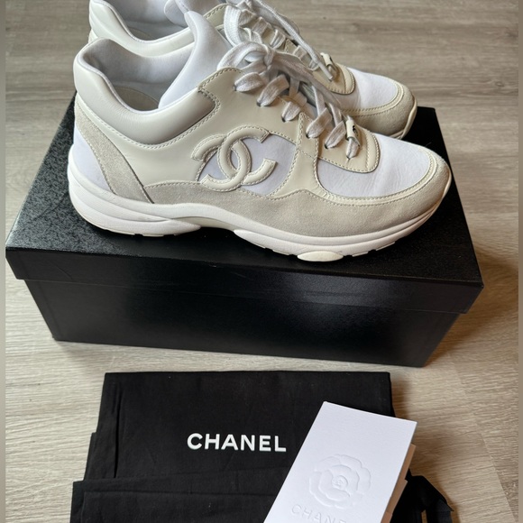 CHANEL RUNNERS - WHITE CLASSICS - Picture 11 of 15